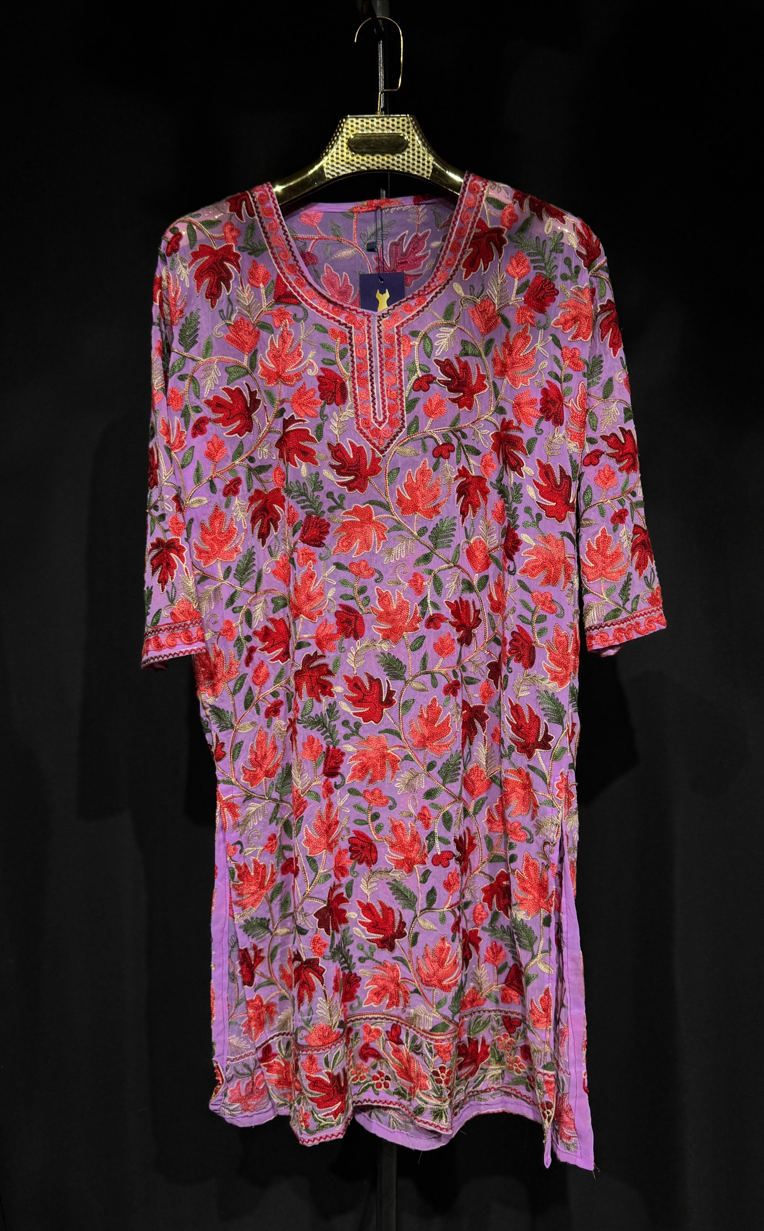 HEENA Kashmiri Aari Kurta – Embroidered Georgette Elegance (Lavender Red)