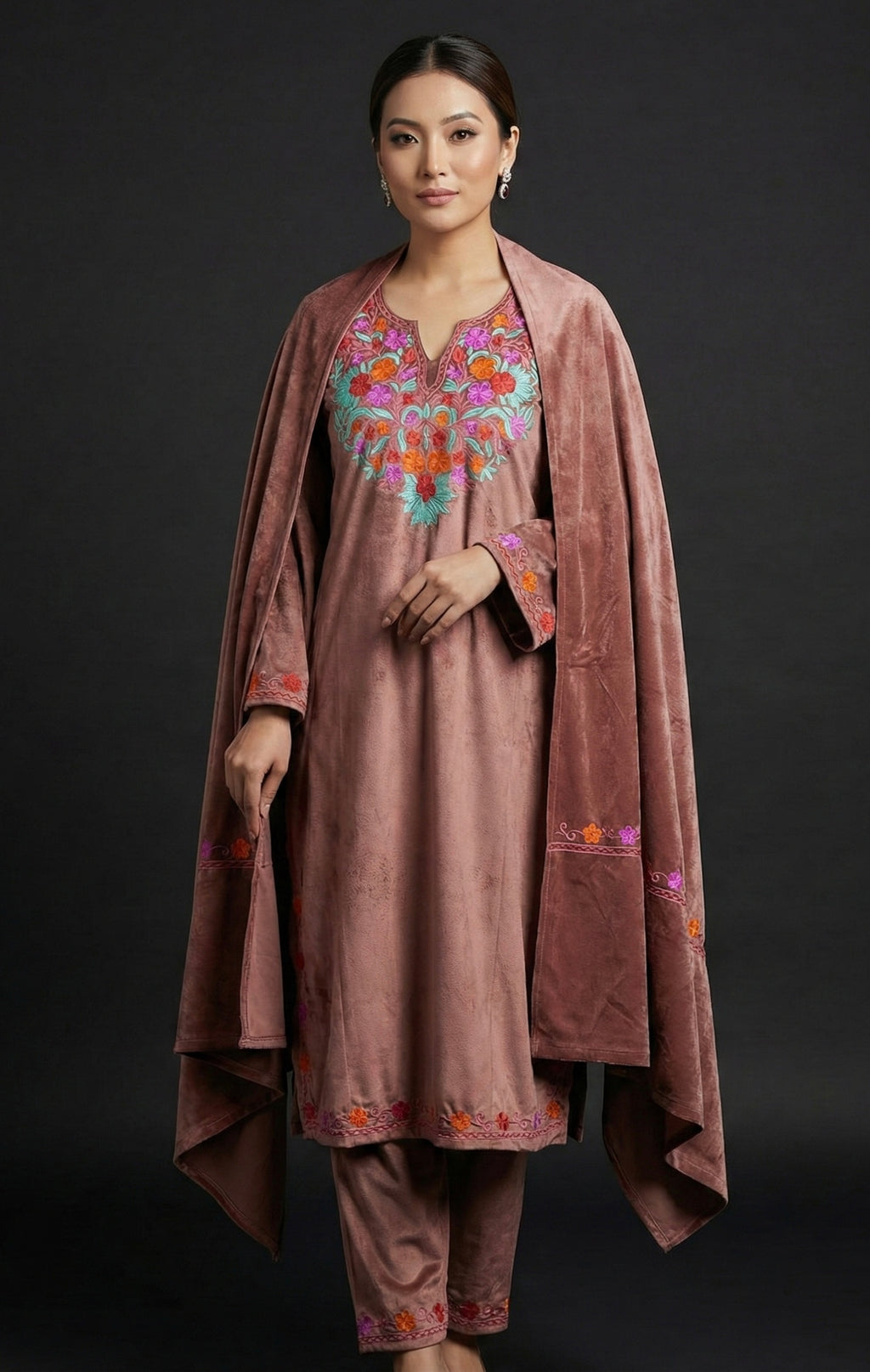 Aarohi – aari Embroidered Velvet 3-Piece Set
