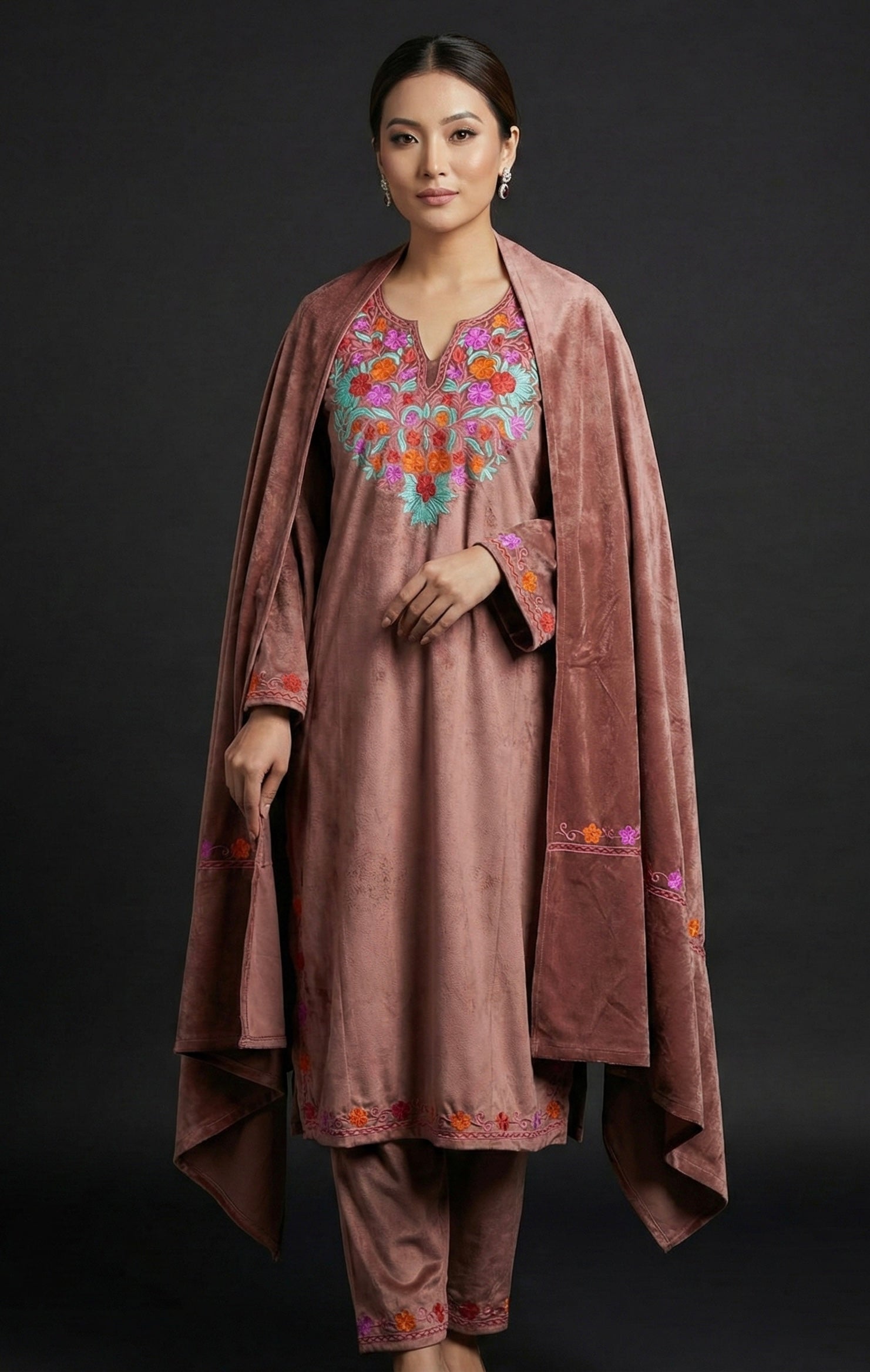 Aarohi – aari Embroidered Velvet 3-Piece Set