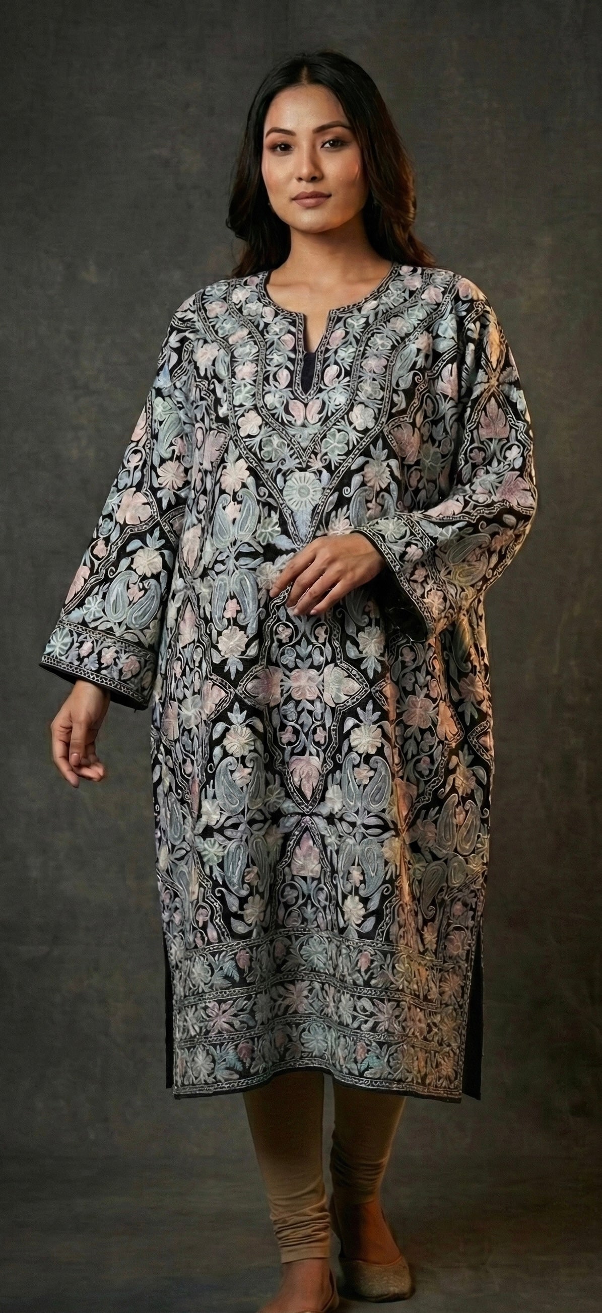 AARIZAH – Black Authentic Kashmiri Aari Handwork Phiran