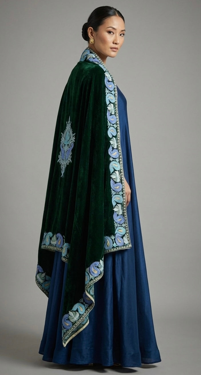 Saanjh – Embroidered Velvet Cape Shawl