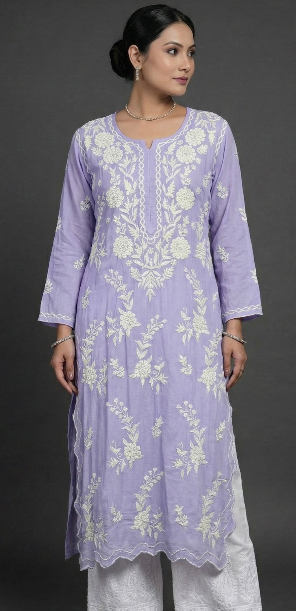 Saanvi – Floral Embroidered muslin Cotton Kurta