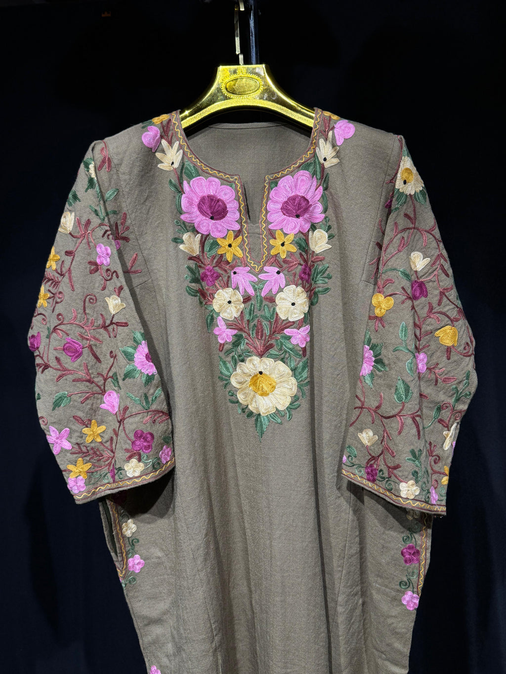 MAHIRA Taupe Kashmiri Aari Phiran