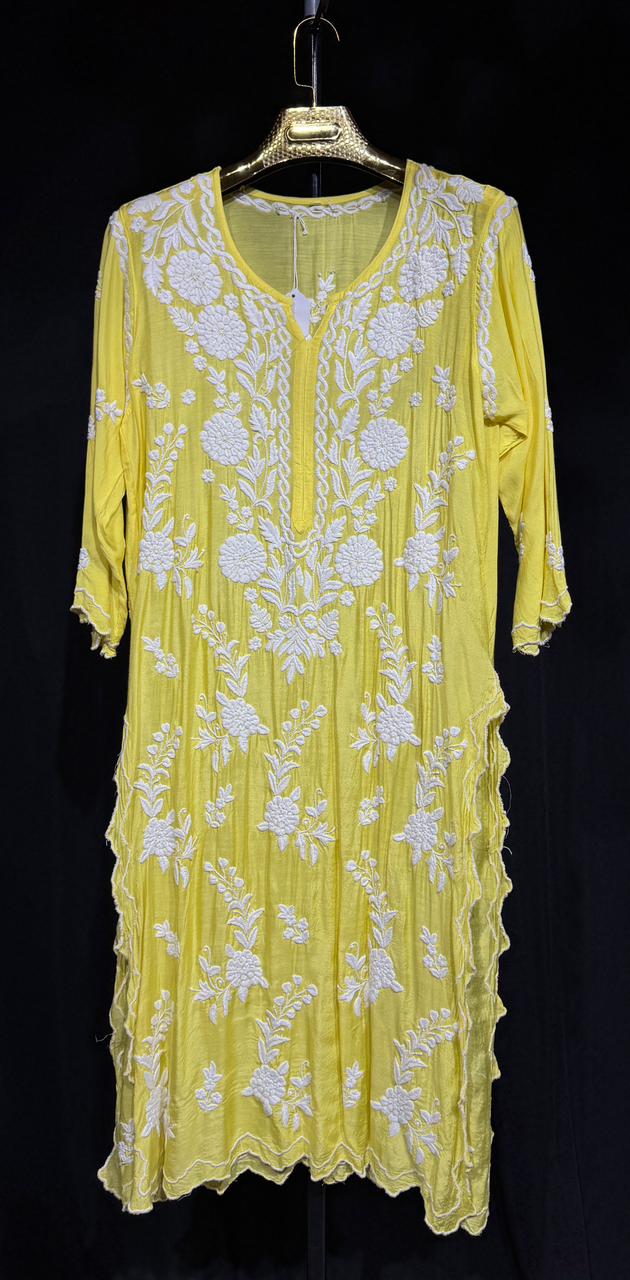 Saanvi – Floral Embroidered muslin Cotton Kurta