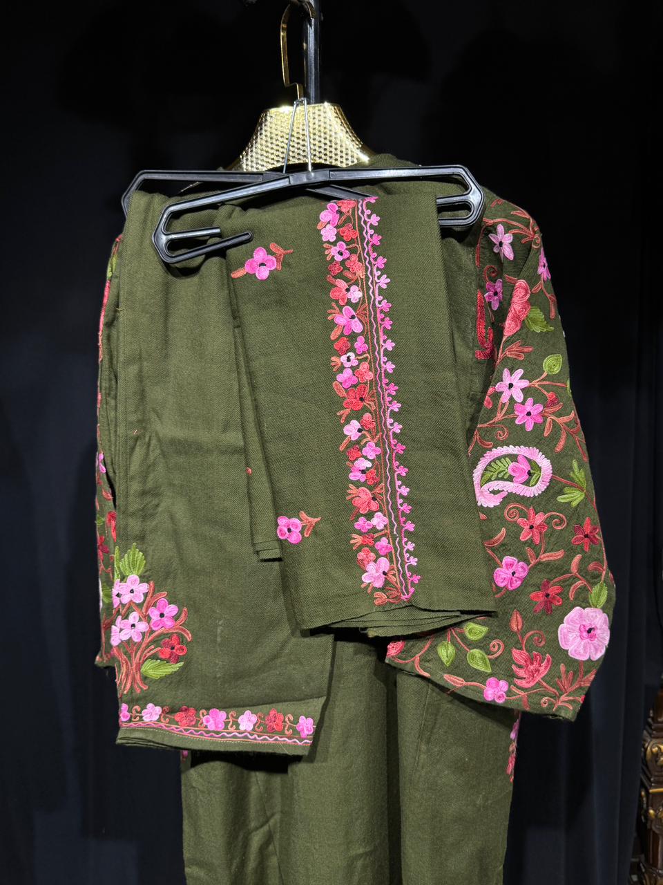 ZOYA Deep Olive Pink Blossom – 3 Piece Pure Kashmiri Aari Embroidered Wool Set