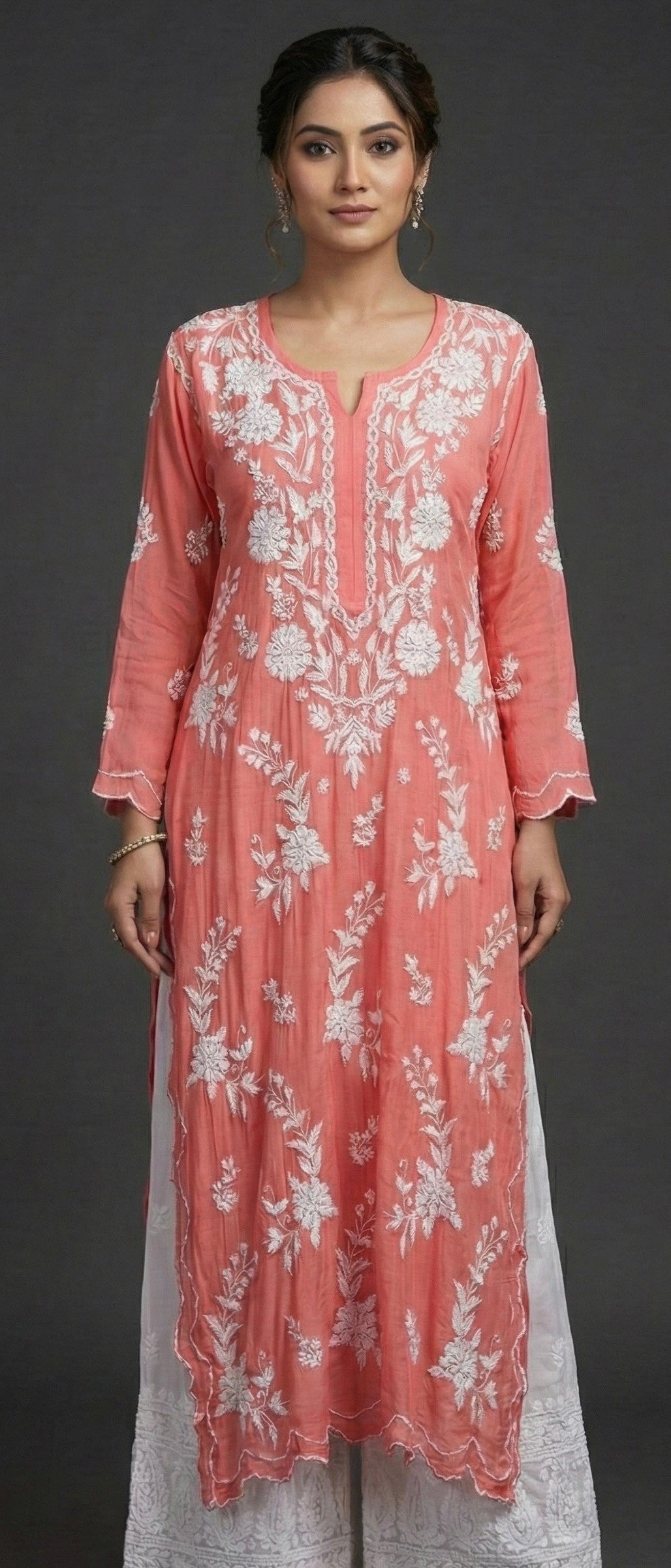Saanvi – Floral Embroidered muslin Cotton Kurta