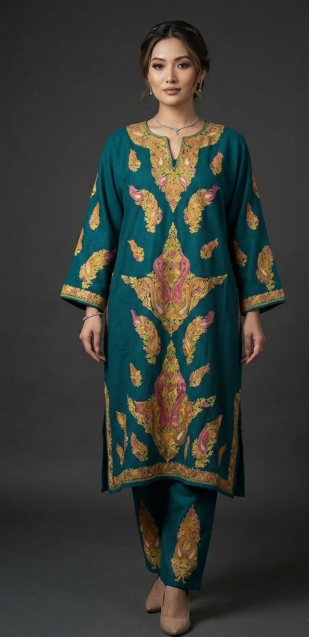 Zeenat – Kashmiri Tilla & Aari Woollen Kurta Set in green