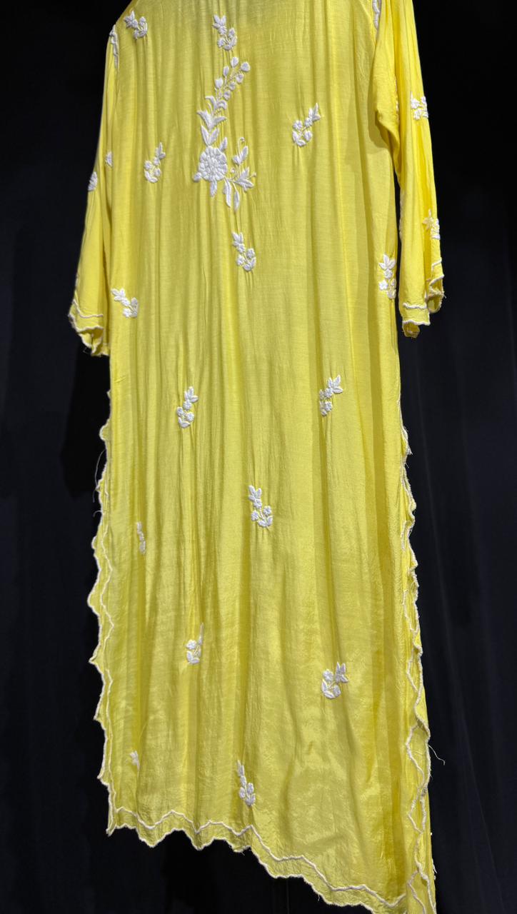 Saanvi – Floral Embroidered muslin Cotton Kurta