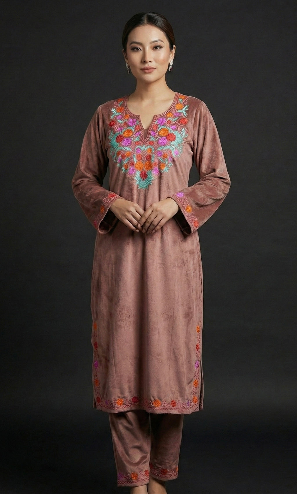 Aarohi – aari Embroidered Velvet 3-Piece Set
