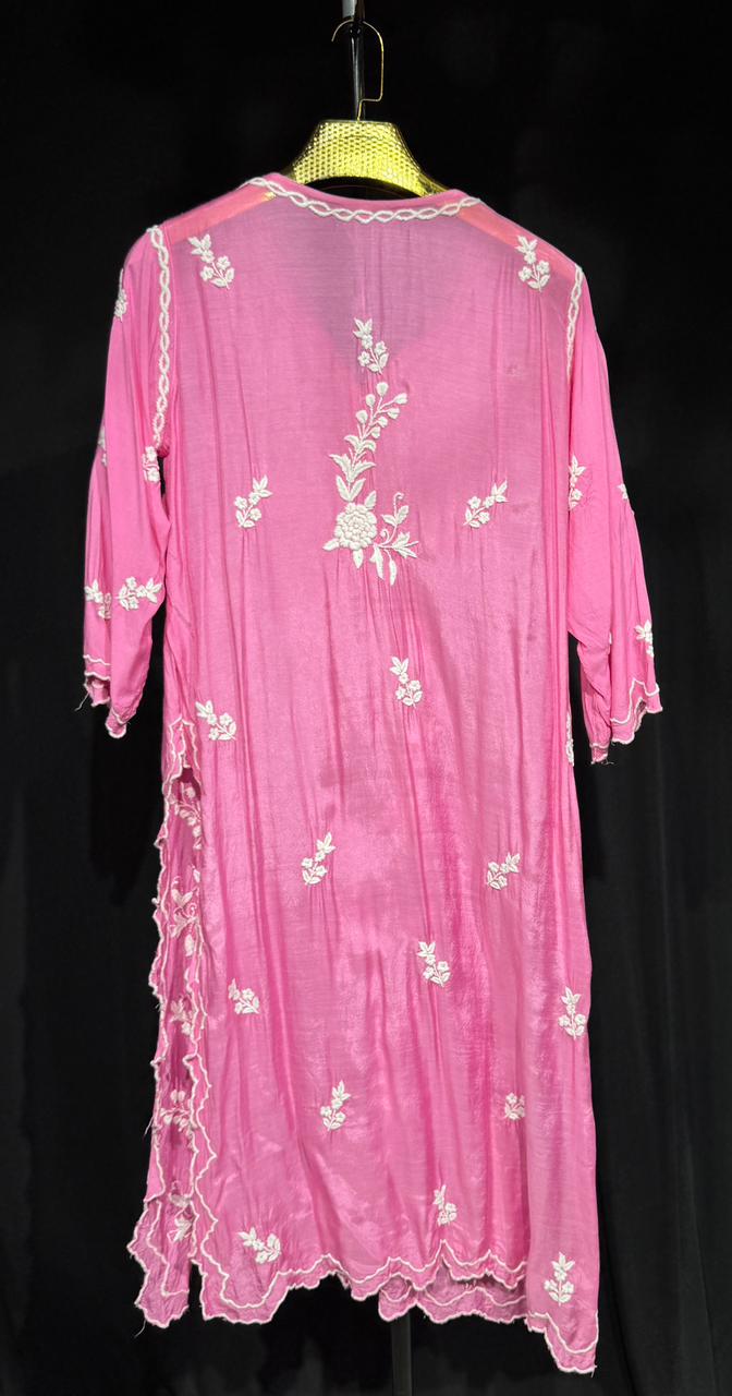 Saanvi – Floral Embroidered muslin Cotton Kurta