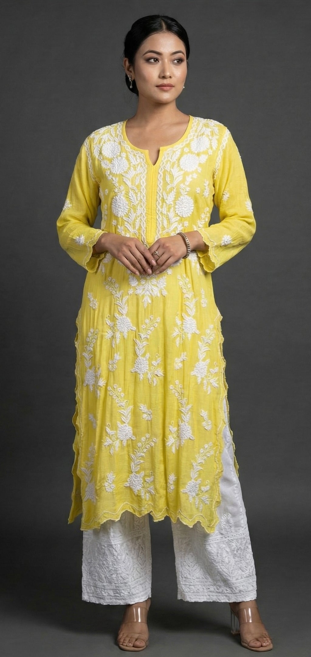 Saanvi – Floral Embroidered muslin Cotton Kurta