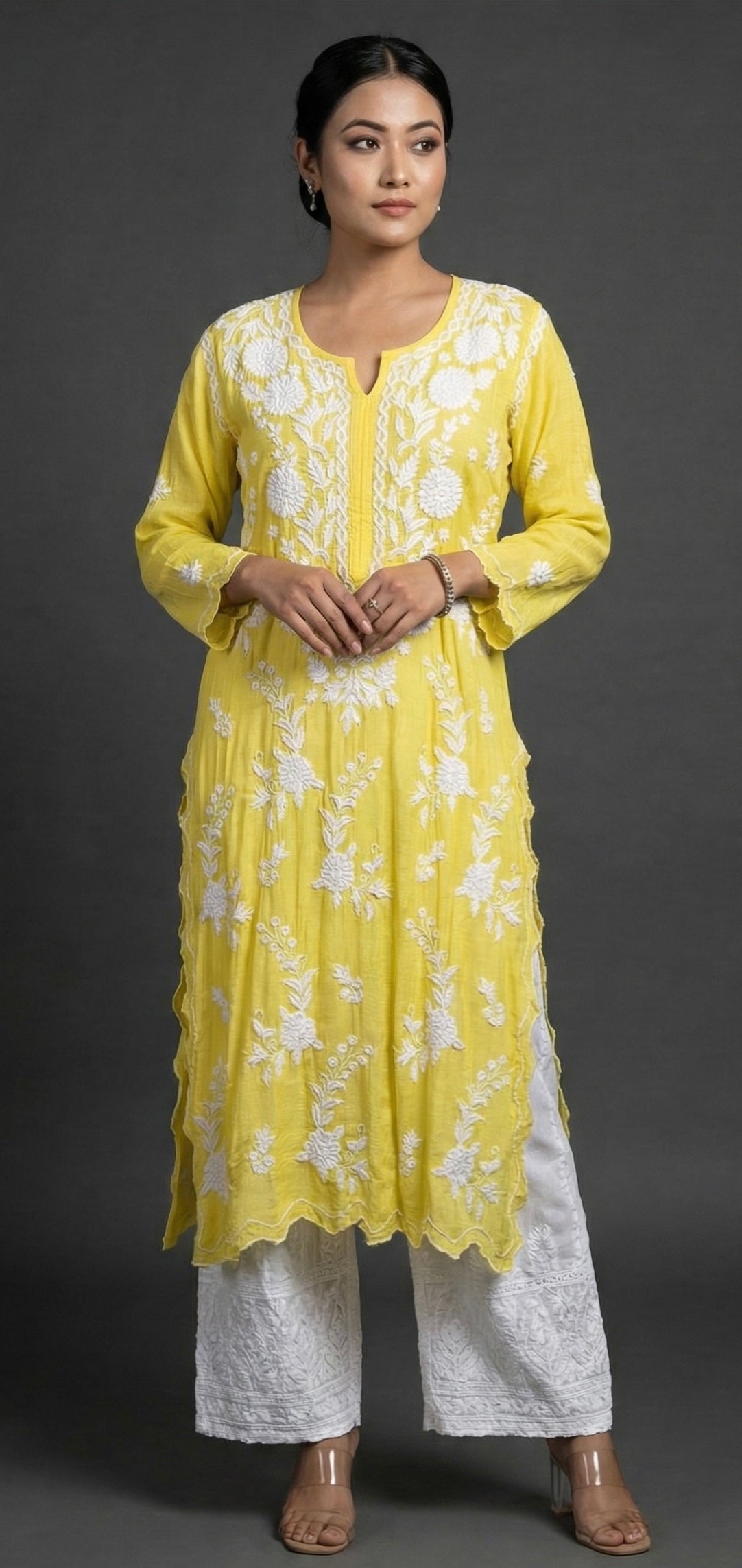 Saanvi – Floral Embroidered muslin Cotton Kurta