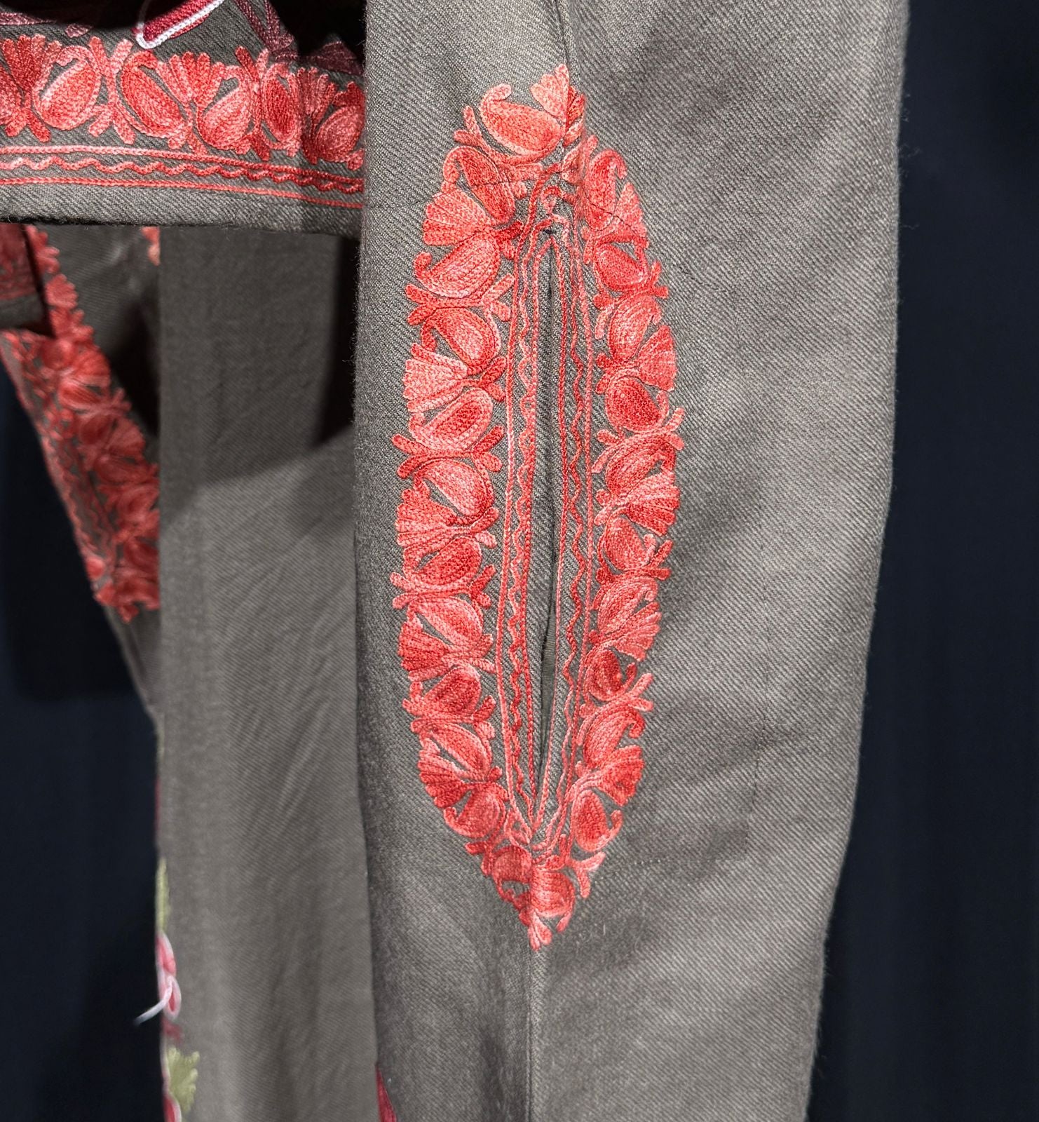 SANA Grey Kashmiri Aari Embroidered Set (3-Piece Premium Wool Collection)