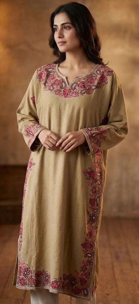 Aafreen Kashmiri Aari Kurta | Hand-Embroidered Pure Woollen Elegance With Tilla Work