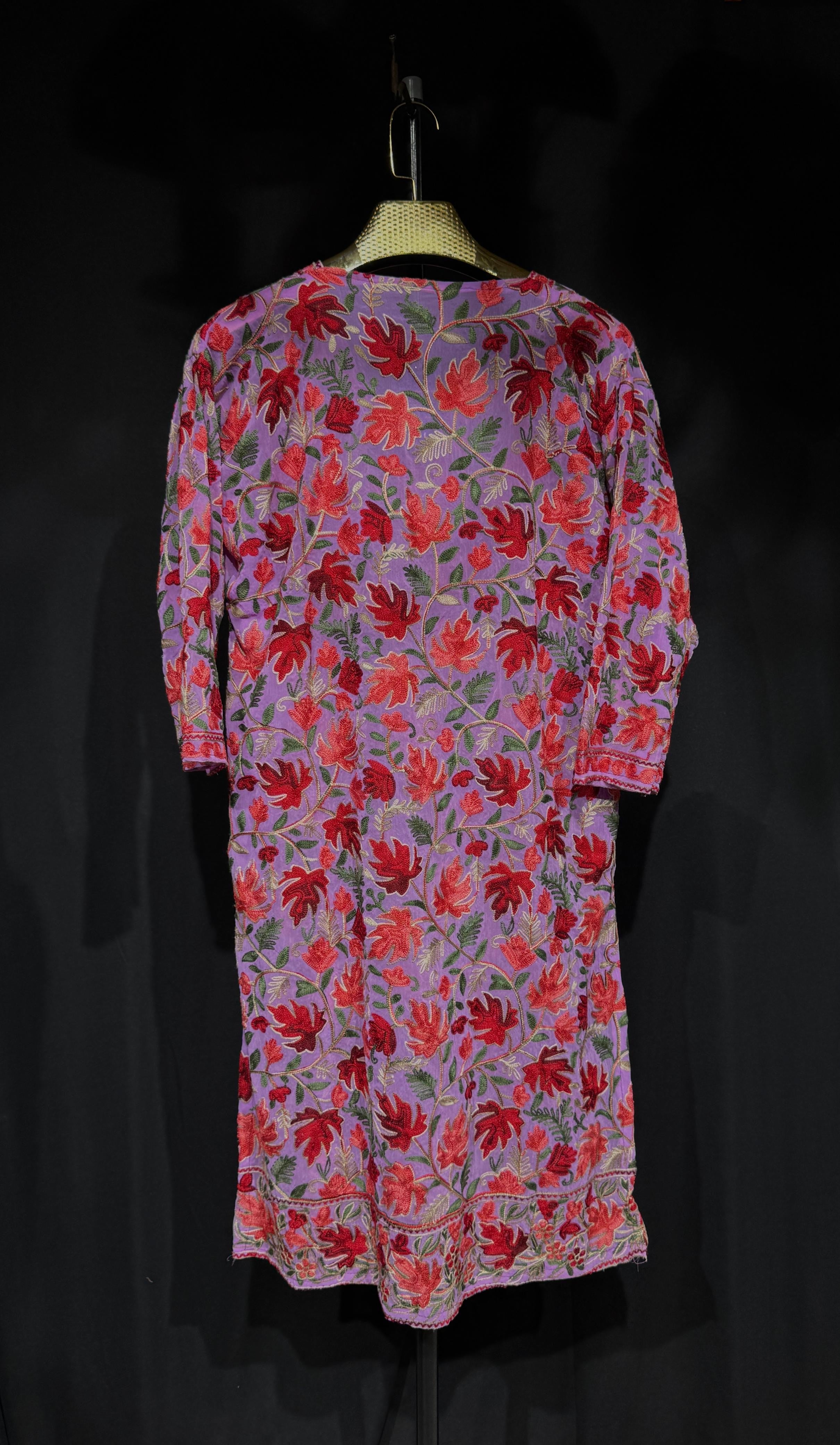 HEENA Kashmiri Aari Kurta – Embroidered Georgette Elegance (Lavender Red)